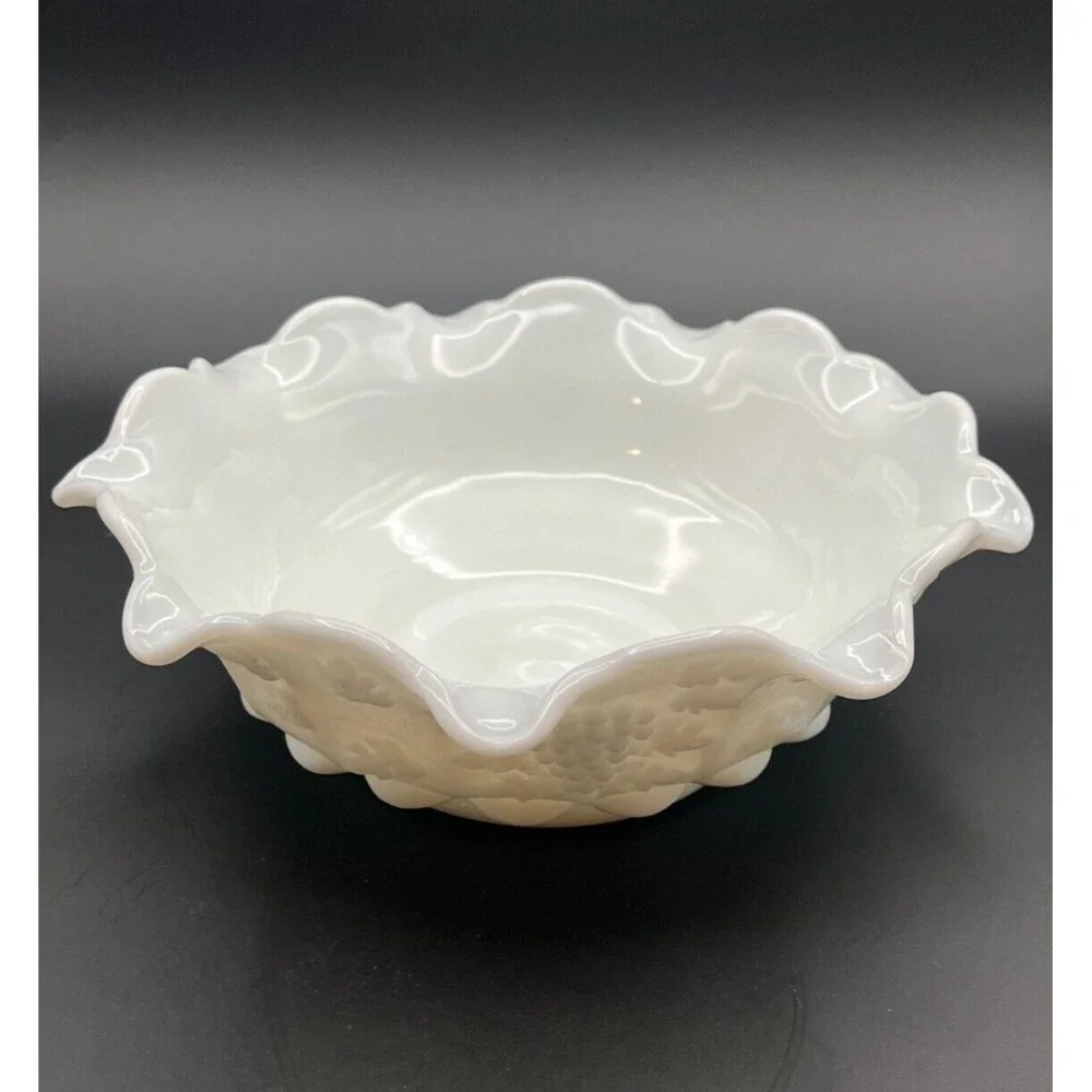Vintage 1950s Westmoreland White Milk‎ glass Paneled 9 in Grape Bowl